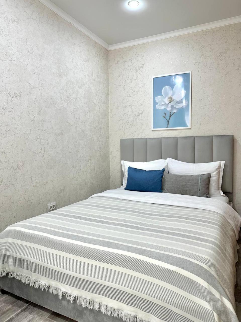 Seven City Apartments Semey Exterior photo